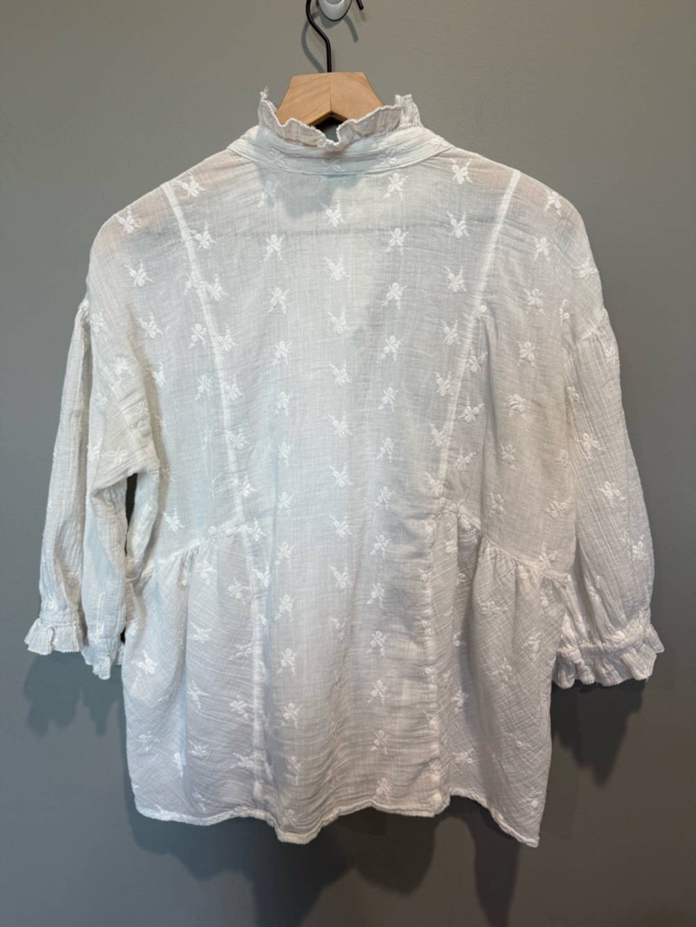 Sundance White Ruffled Embroidered Blouse Size Medium - Picture 7 of 7